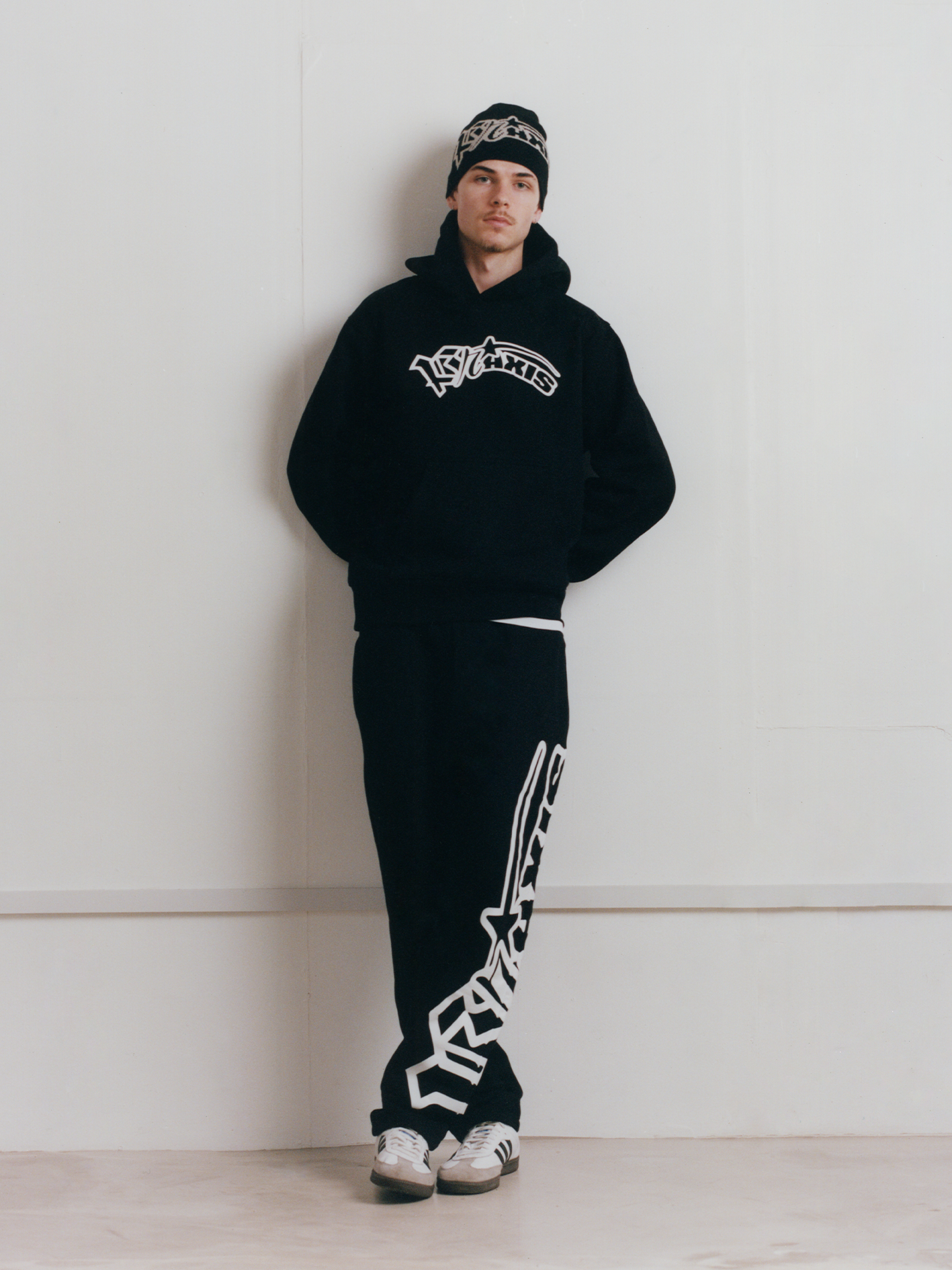 Curve logo Sweatsuit (Black)